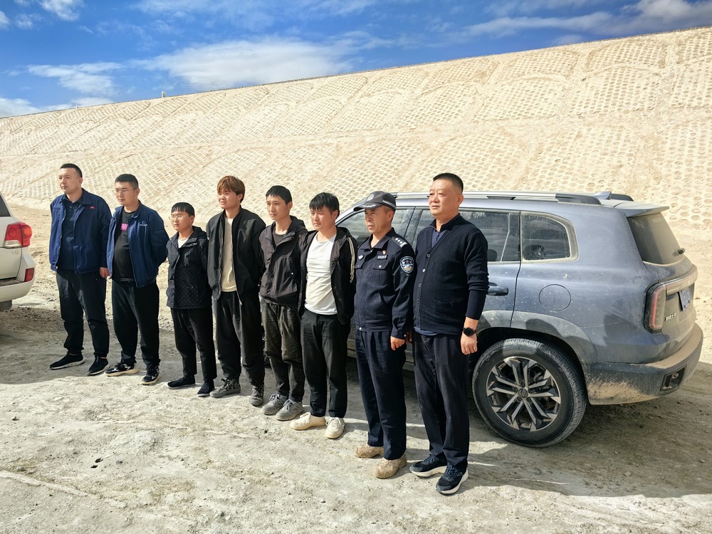 陜煤建設(shè)天工公司：與時(shí)間賽跑，6小時(shí)上演生死戈壁灘救援